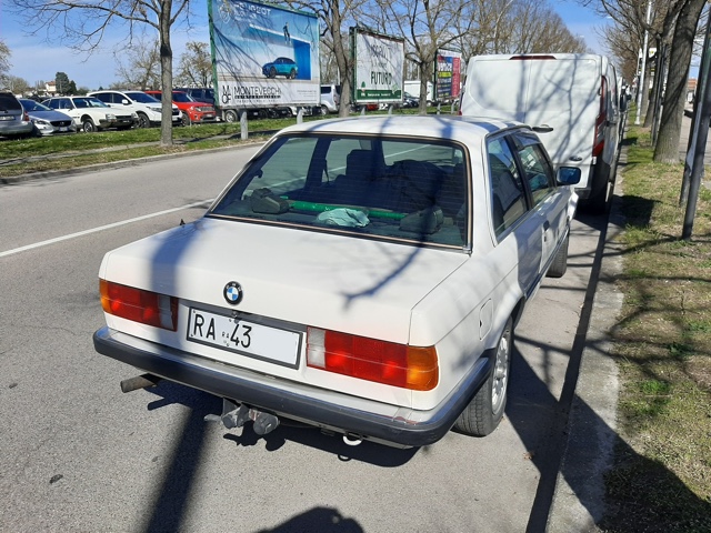 www.targhenere.net/gallery2/wp-content/uploads/2023/03/bmw_serie_3_retro_oinotna_tn56937.jpg