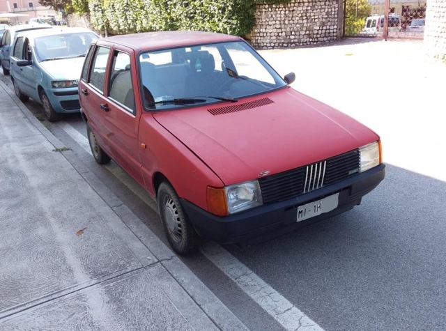 www.targhenere.net/gallery2/wp-content/uploads/2023/03/fiat_uno_45_fire_1988_2.jpg