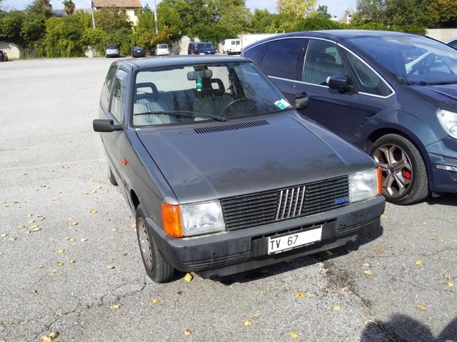 www.targhenere.net/gallery2/wp-content/uploads/2023/03/fiat_uno_45_sting_1986_02.jpg