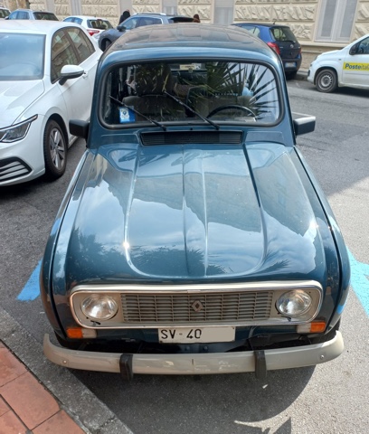 www.targhenere.net/gallery2/wp-content/uploads/2023/03/renault_4_2_1.jpg