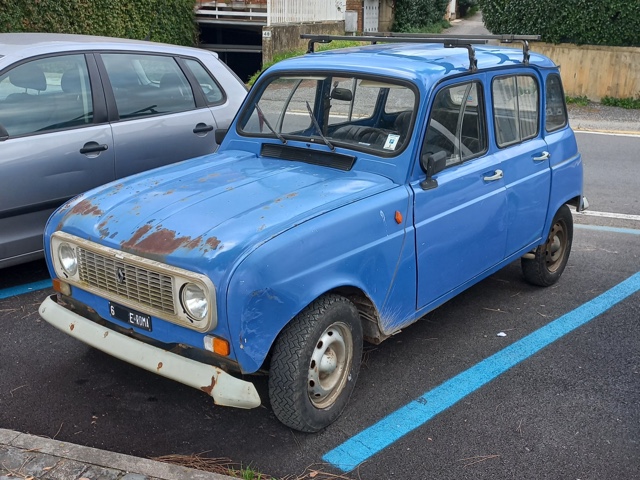 www.targhenere.net/gallery2/wp-content/uploads/2023/03/renault_4_tl_2_1.jpg