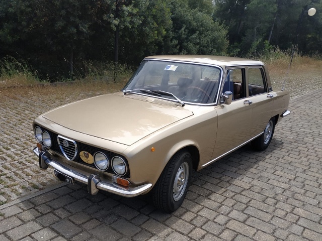 www.targhenere.net/gallery2/wp-content/uploads/2023/05/alfa_romeo_2000_1.jpg