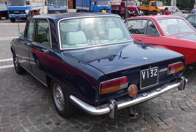 www.targhenere.net/gallery2/wp-content/uploads/2023/05/alfaromeo2000_gabford_tn5099.jpg