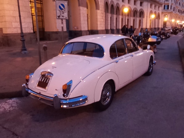 www.targhenere.net/gallery2/wp-content/uploads/2023/05/jaguar_mkii_2.jpg