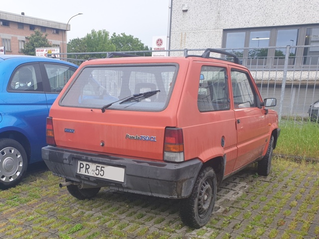 www.targhenere.net/gallery2/wp-content/uploads/2023/06/414_1990_fiat_panda_750_cl_luka96.jpg