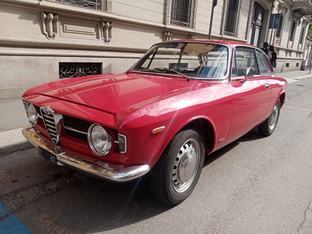 www.targhenere.net/gallery2/wp-content/uploads/2023/06/alfa_romeo_gt_1300_junior_1968_1.jpg