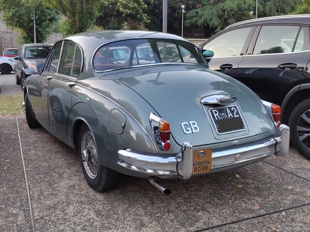 www.targhenere.net/gallery2/wp-content/uploads/2023/07/jaguar_mkii_rma2_1.jpg