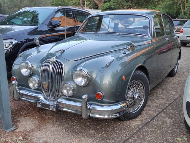 www.targhenere.net/gallery2/wp-content/uploads/2023/07/jaguar_mkii_rma2_2.jpg