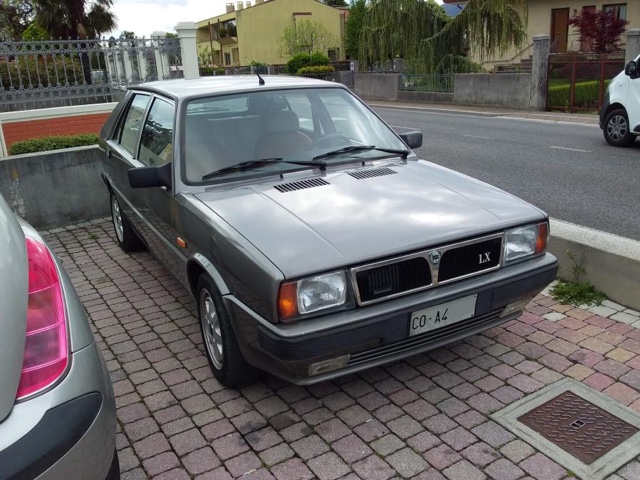 www.targhenere.net/gallery2/wp-content/uploads/2023/07/lancia_delta_lx_13_1989_2.jpg