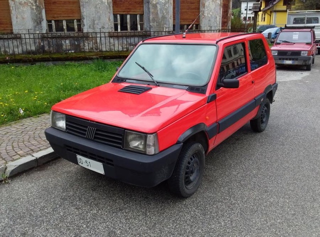 www.targhenere.net/gallery2/wp-content/uploads/2023/08/fiat_panda_4x4_1986_2.jpg