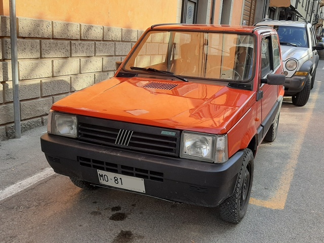 www.targhenere.net/gallery2/wp-content/uploads/2023/08/fiat_panda_fronte.jpg