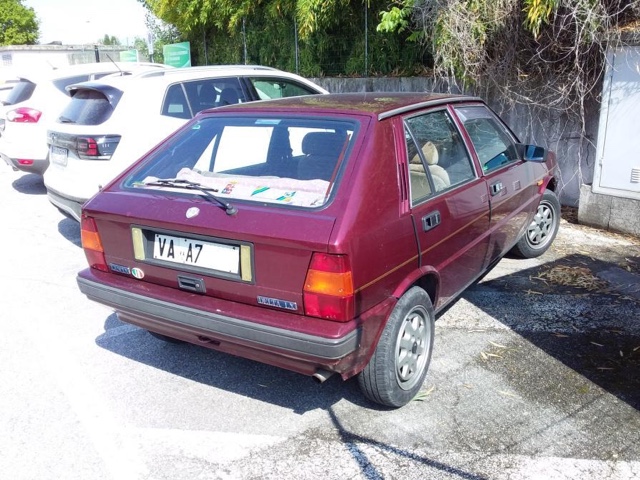 www.targhenere.net/gallery2/wp-content/uploads/2023/08/lancia_delta_lx_13_1989_02.jpg