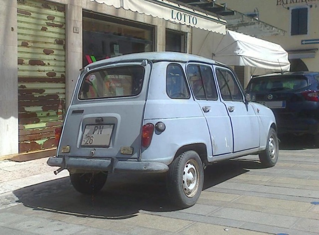 www.targhenere.net/gallery2/wp-content/uploads/2023/08/renault_4_956cc_1988_deltago_tn57576.jpg