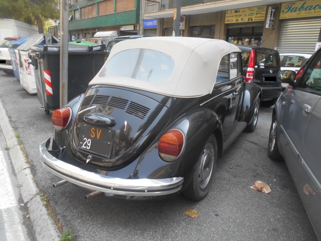 www.targhenere.net/gallery2/wp-content/uploads/2023/08/vw_maggiolone_1303_cabrio_lug23_retro_blowup_tn11926.jpg