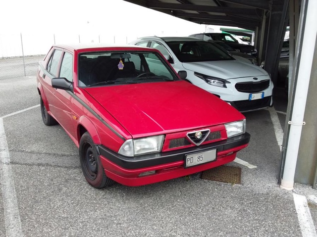 www.targhenere.net/gallery2/wp-content/uploads/2023/09/alfa_romeo_75_t_spark_1987_3.jpg