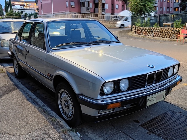 www.targhenere.net/gallery2/wp-content/uploads/2023/09/bmw_e30_rm0l_1.jpg