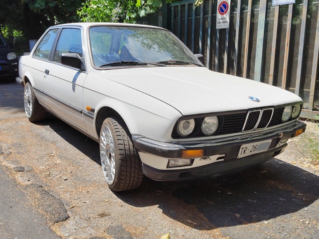 www.targhenere.net/gallery2/wp-content/uploads/2023/09/bmw_e30_tr26_1.jpg