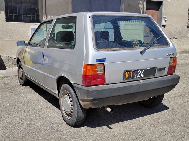 www.targhenere.net/gallery2/wp-content/uploads/2023/09/fiat_uno_vt24_1.jpg