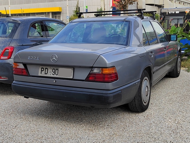 www.targhenere.net/gallery2/wp-content/uploads/2023/09/mercedes-benz_w124_pd90_1.jpg