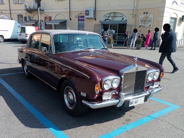 www.targhenere.net/gallery2/wp-content/uploads/2023/09/rolls_royce_silver_spirit_1.jpg