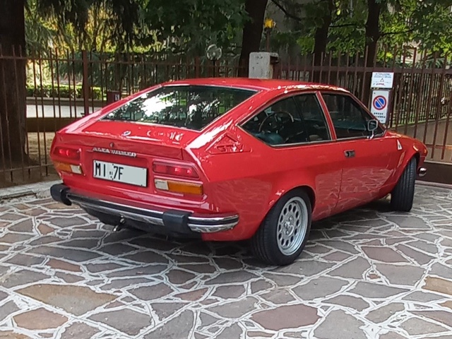 www.targhenere.net/gallery2/wp-content/uploads/2023/10/alfa_romeo_gtv_2000_2.jpg