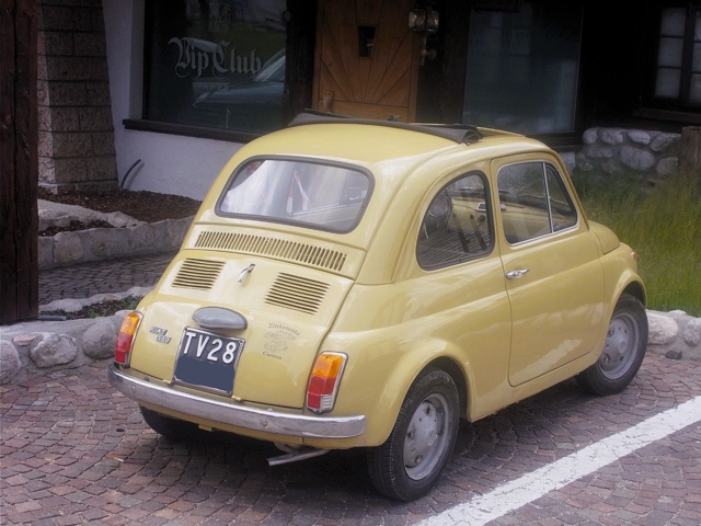 www.targhenere.net/gallery2/wp-content/uploads/2023/10/fiat500r-1974giallotufotv_siralec_tn45249.jpg