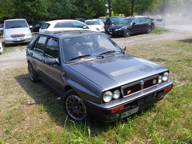 www.targhenere.net/gallery2/wp-content/uploads/2023/10/lancia_delta_hf_integrale_8v_1988_1993_2.jpg