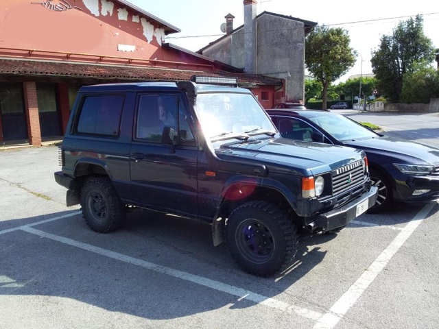 www.targhenere.net/gallery2/wp-content/uploads/2023/11/mitsubishi_pajero_23_td_nc_1989_2.jpg