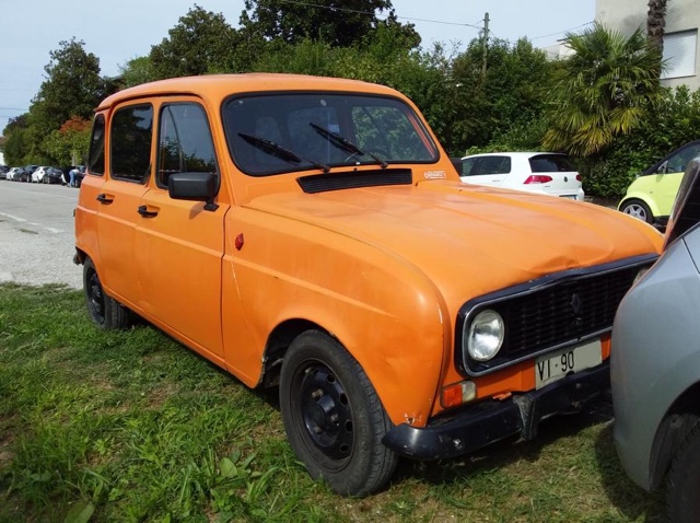 www.targhenere.net/gallery2/wp-content/uploads/2023/11/renault_4_1992_2.jpg