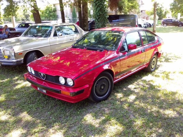www.targhenere.net/gallery2/wp-content/uploads/2023/12/alfa_romeo_alfetta_gtv_20_grand_prix_1981_2.jpg