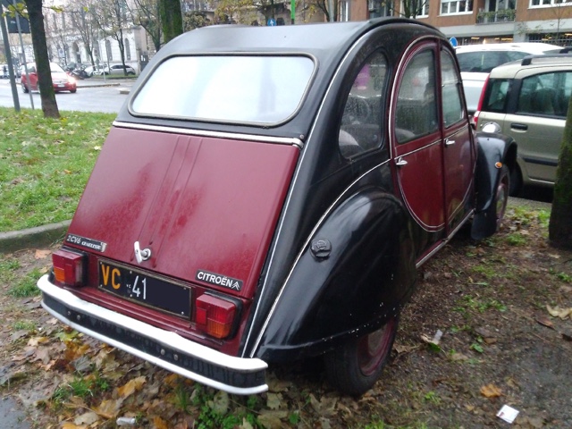www.targhenere.net/gallery2/wp-content/uploads/2023/12/citroen_2cv6_charleston_vc41_f01_cr3_tanteuno_tn61286.jpg