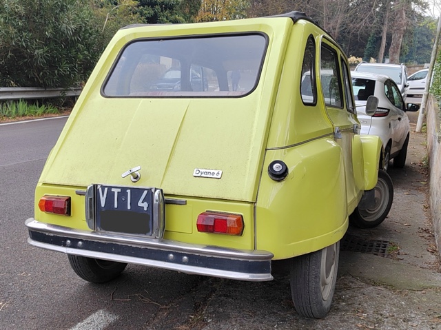 www.targhenere.net/gallery2/wp-content/uploads/2023/12/citroen_dyane_vt14.jpg