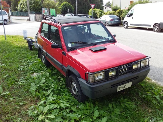www.targhenere.net/gallery2/wp-content/uploads/2023/12/fiat_panda_4x4_1986_2.jpg