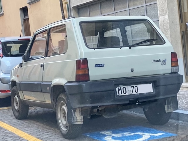 www.targhenere.net/gallery2/wp-content/uploads/2024/01/fiat-panda1000-4x4-gen1987_etilico_tn75610.jpg