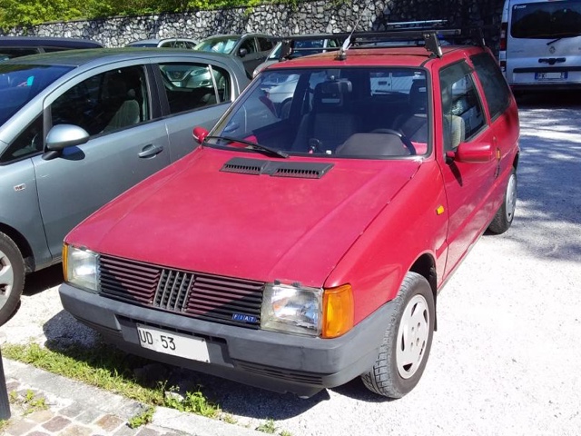 www.targhenere.net/gallery2/wp-content/uploads/2024/01/fiat_uno_45_fire_1987_2.jpg