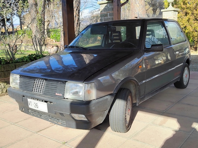 www.targhenere.net/gallery2/wp-content/uploads/2024/01/fiat_uno_turbo_vt26.jpg