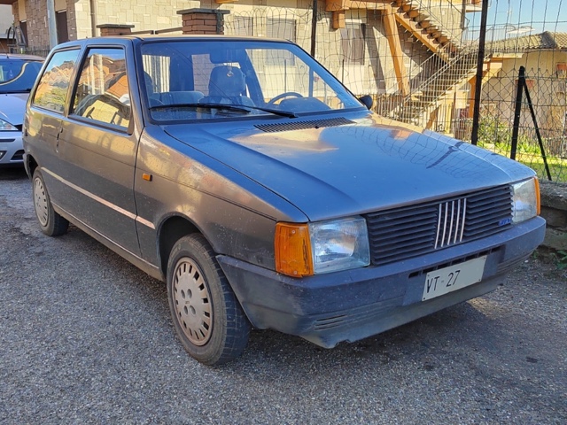 www.targhenere.net/gallery2/wp-content/uploads/2024/01/fiat_uno_vt27.jpg