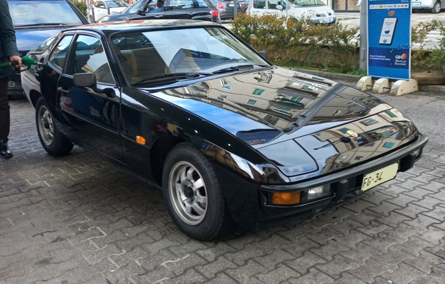 www.targhenere.net/gallery2/wp-content/uploads/2024/01/porsche_924_2.jpg