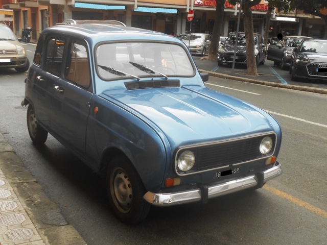 www.targhenere.net/gallery2/wp-content/uploads/2024/01/renault_4_gen24_front.jpg