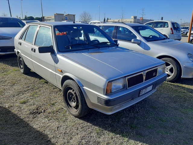 www.targhenere.net/gallery2/wp-content/uploads/2024/02/lancia_delta_fronte_oinotna_tn72285.jpg