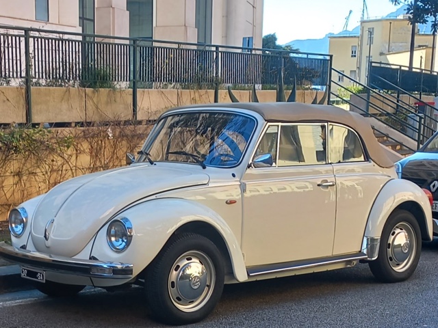 www.targhenere.net/gallery2/wp-content/uploads/2024/02/volkswagen_maggiolone_cabriolet_2.jpg