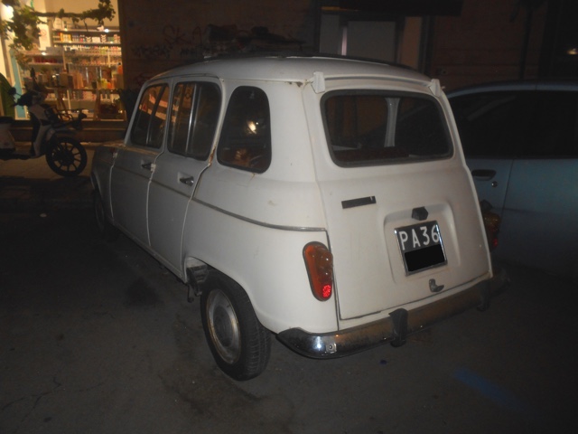 www.targhenere.net/gallery2/wp-content/uploads/2024/03/renault_4_set23_retro_blowup_tn41219.jpg