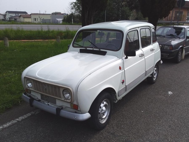 www.targhenere.net/gallery2/wp-content/uploads/2024/03/renault_4_tl_1985_1988_2.jpg