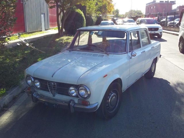 www.targhenere.net/gallery2/wp-content/uploads/2024/04/alfa_romeo_giulia_super_1600_1970_2_deltago_tn30104.jpg
