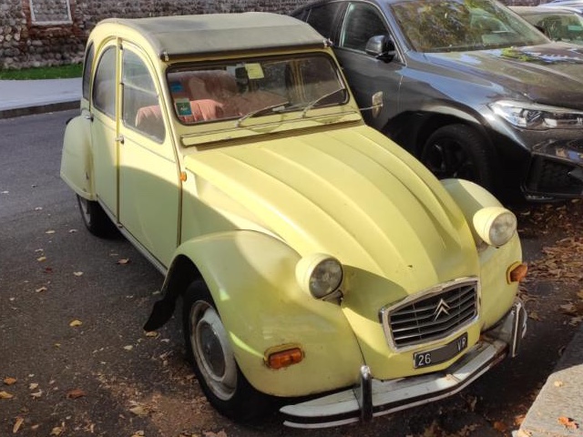 www.targhenere.net/gallery2/wp-content/uploads/2024/04/citroen_2cv_4_1965_1970_2.jpg