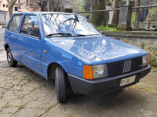 www.targhenere.net/gallery2/wp-content/uploads/2024/04/fiat_uno_vt28.jpg