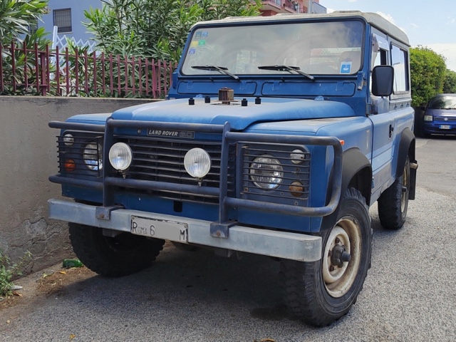 www.targhenere.net/gallery2/wp-content/uploads/2024/04/land_rover_90_rm6m1.jpg