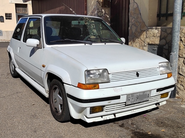 www.targhenere.net/gallery2/wp-content/uploads/2024/04/renault_5_rm9x1.jpg
