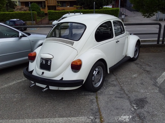 www.targhenere.net/gallery2/wp-content/uploads/2024/04/volkswagen_maggiolone_1303_1200_1974_deltago_tn75490.jpg