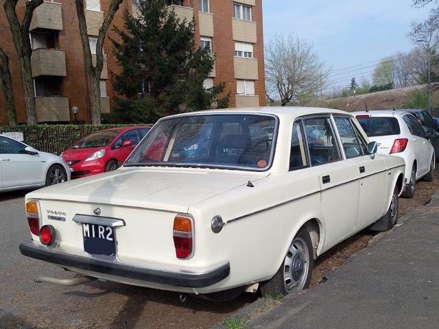 www.targhenere.net/gallery2/wp-content/uploads/2024/04/volvo144_spinterogeno_tn75501_01.jpg